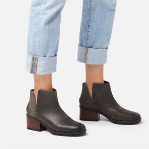 Sorel Cate Cut Out Waterproof Heel Booties Leather and Suede Size 7 Like New